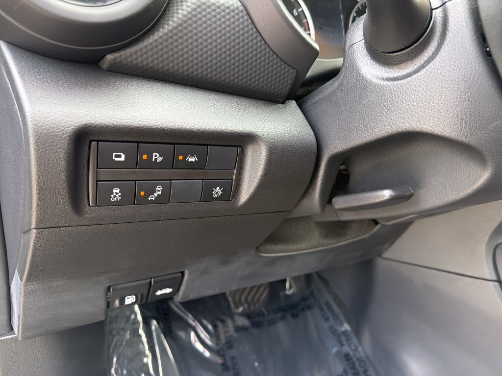 Used 2025 Nissan Kicks Play S FWD image 17