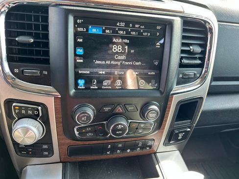 Used 2017 RAM 1500 Laramie w/ Convenience Group AWD/4WD image 6