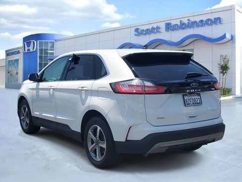 Used 2021 Ford Edge SEL w/ Convenience Package FWD image 3