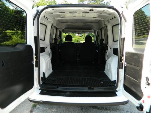 Used 2020 RAM ProMaster City Tradesman SLT FWD image 9