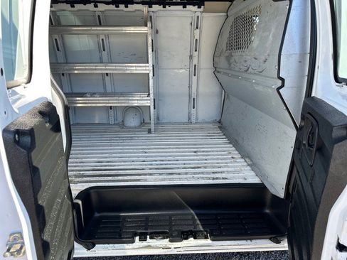 Used 2016 Chevrolet Express 2500 Extended image 20