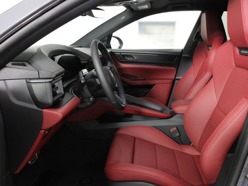 New 2026 Porsche Macan GTS Electric image 5