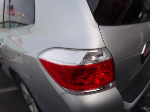 Used 2013 Toyota Highlander Limited FWD image 33