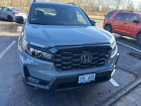 Used 2023 Honda Passport TrailSport image 6