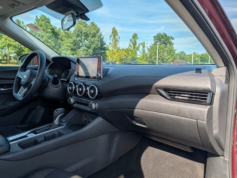 Used 2024 Nissan Sentra SV FWD image 11