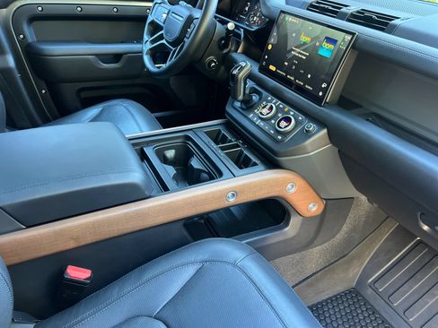 Used 2024 Land Rover Defender 110 X AWD/4WD image 16