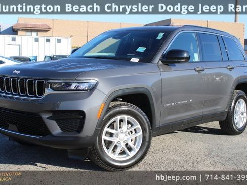 Used 2025 Jeep Grand Cherokee Laredo X image 8