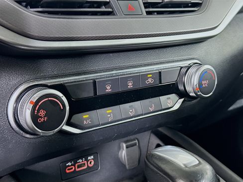 Used 2024 Nissan Altima 2.5 SR FWD image 24