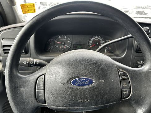 Used 2006 Ford F350 XLT image 16