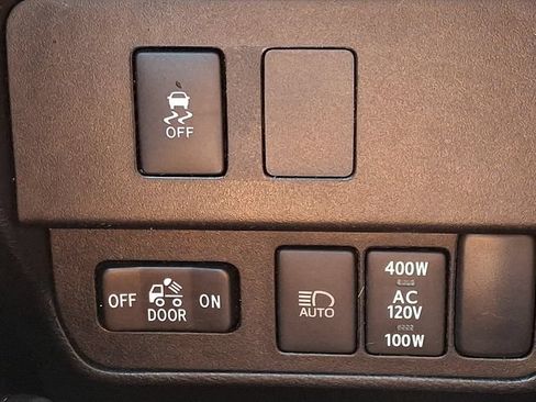 Used 2020 Toyota Tacoma TRD Sport w/ Technology Package AWD/4WD image 32