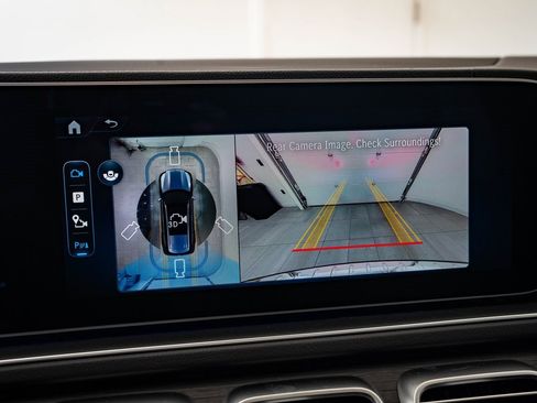 New 2026 Mercedes-Benz GLS 450 4MATIC image 33