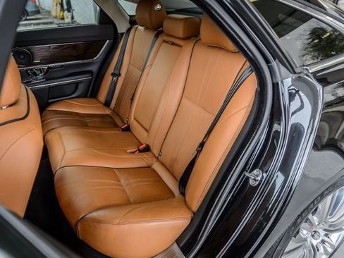 Used 2017 Jaguar XJ R-Sport image 43