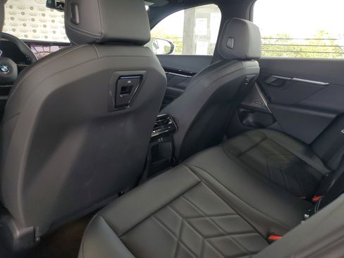 Used 2026 BMW 530i RWD image 10