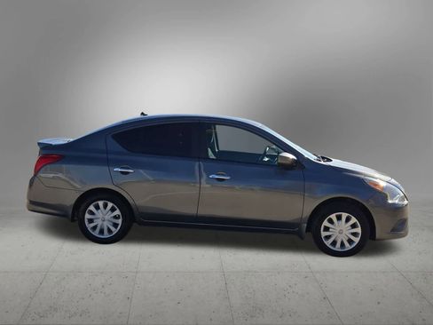 Used 2016 Nissan Versa SV image 7
