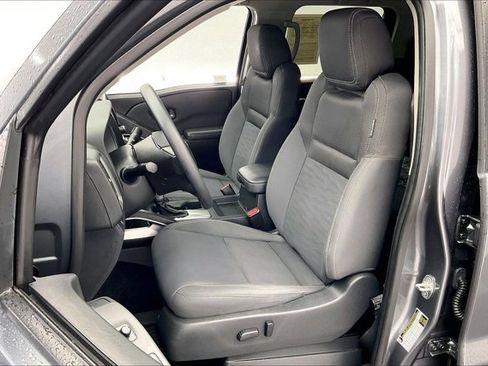 Used 2022 Nissan Frontier SV w/ Technology Package image 17