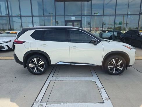 Used 2023 Nissan Rogue Platinum w/ Platinum Premium Package FWD image 3