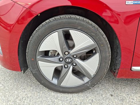 Used 2020 Hyundai Ioniq Limited image 30