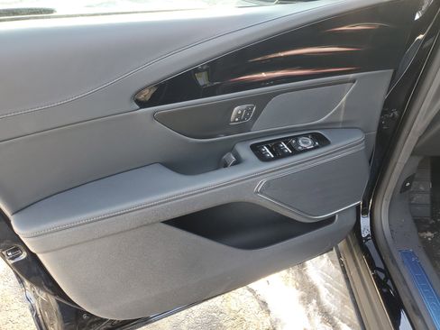 New 2026 Lincoln Nautilus Premier image 8