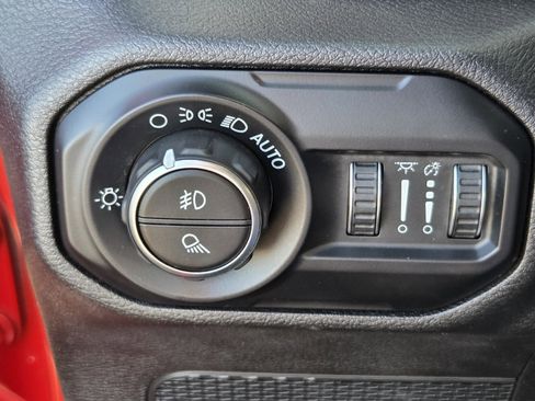 Used 2020 Jeep Gladiator Overland image 25