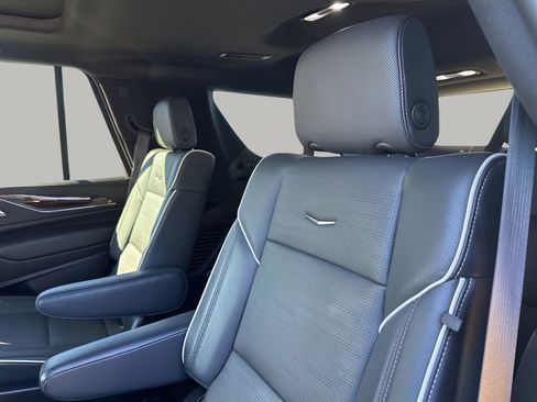 Certified 2024 Cadillac Escalade Premium Luxury image 19