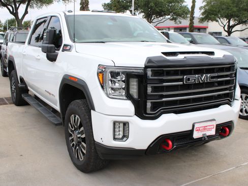 Used 2021 GMC Sierra 2500 AT4 AWD/4WD image 2