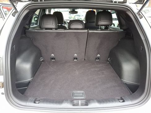 Certified 2023 Jeep Compass Limited image 28