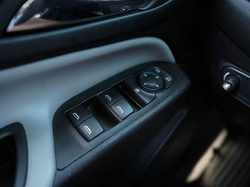 Used 2024 Chevrolet Equinox LS w/ LS Convenience Package FWD image 28