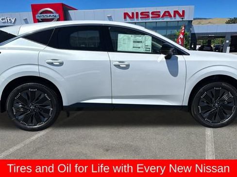 New 2026 Nissan Murano Platinum w/ Cargo Package AWD/4WD image 2