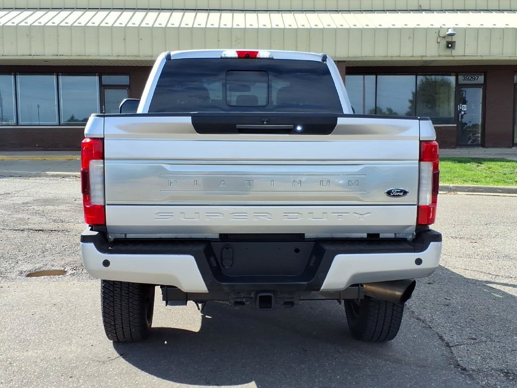 Used 2017 Ford F350 Platinum w/ Platinum Ultimate Package AWD/4WD image 4