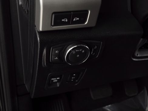 Used 2019 Ford F150 Lariat image 29