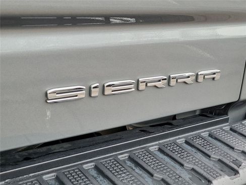 Used 2024 GMC Sierra 1500 Denali w/ Denali Reserve Package AWD/4WD image 9