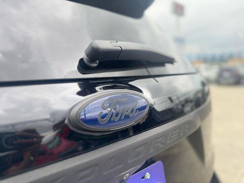 Used 2017 Ford Explorer Limited w/ Equipment Group 301A FWD image 38