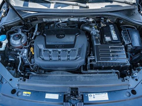 Used 2018 Volkswagen Tiguan SE image 17