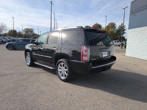 Used 2014 GMC Yukon Denali image 3