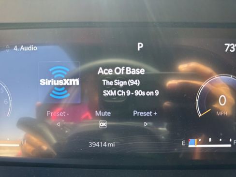 Used 2023 Jeep Grand Cherokee L Laredo image 17