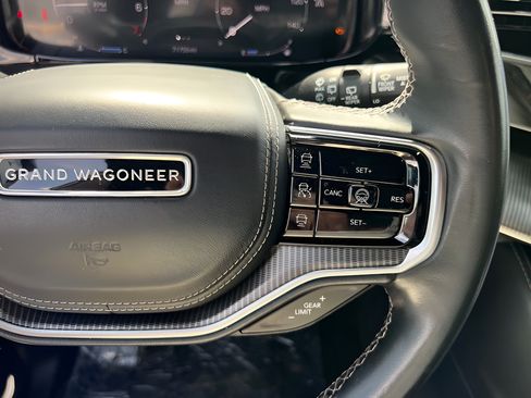 Used 2022 Jeep Grand Wagoneer Series II AWD/4WD image 48