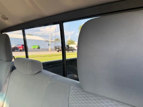 Used 2017 RAM 1500 Classic SLT AWD/4WD image 27