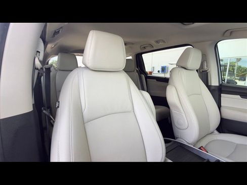 Certified 2025 Honda Odyssey EX-L image 12