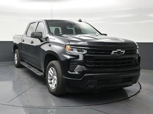 Used 2023 Chevrolet Silverado 1500 RST RWD image 7