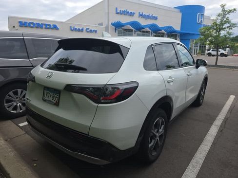 Used 2024 Honda HR-V EX-L image 4