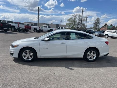 Used 2025 Chevrolet Malibu LS FWD image 9