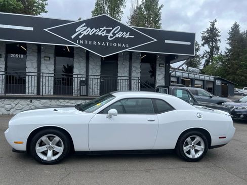 Used 2012 Dodge Challenger R/T RWD image 2