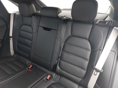 New 2026 Porsche Macan S image 16