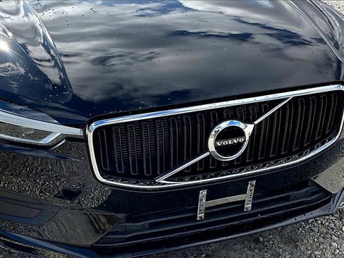 Used 2019 Volvo XC60 T6 Momentum w/ Multimedia Package image 26