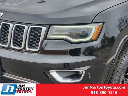 Used 2018 Jeep Grand Cherokee Limited image 11