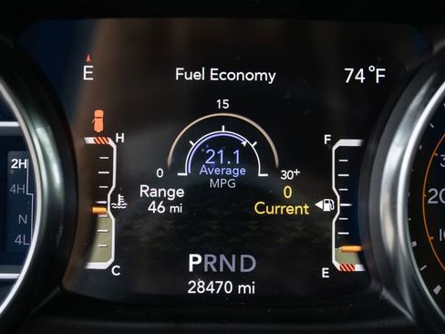Used 2022 Jeep Wrangler Unlimited Sahara AWD/4WD image 12