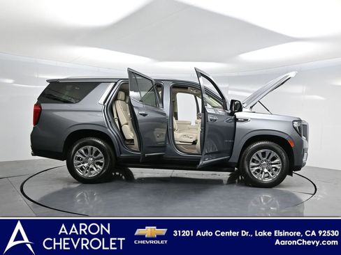 Used 2021 GMC Yukon Denali w/ LPO, Illumination Package image 3