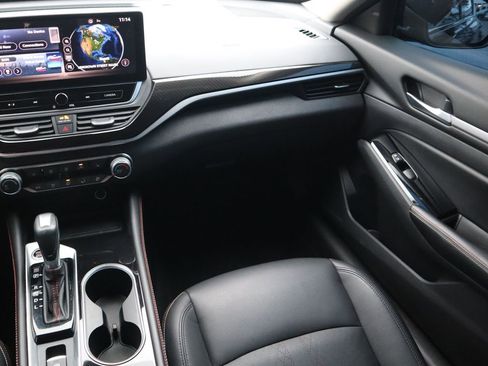 Used 2024 Nissan Altima 2.5 SR w/ SR Premium Package image 12