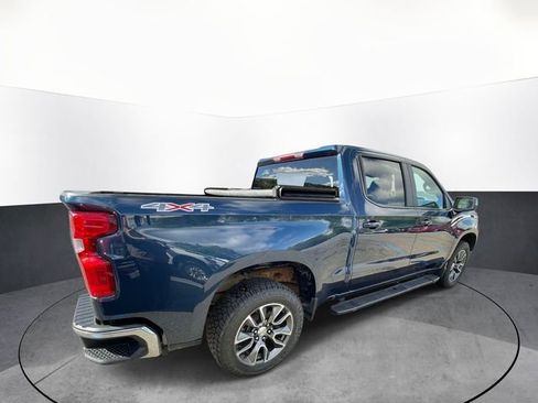 Used 2023 Chevrolet Silverado 1500 LT AWD/4WD image 7