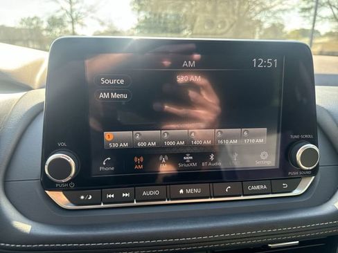 Used 2023 Nissan Rogue SV FWD image 16